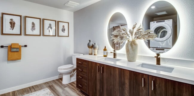 Building Photo - Aurora at Green Valley