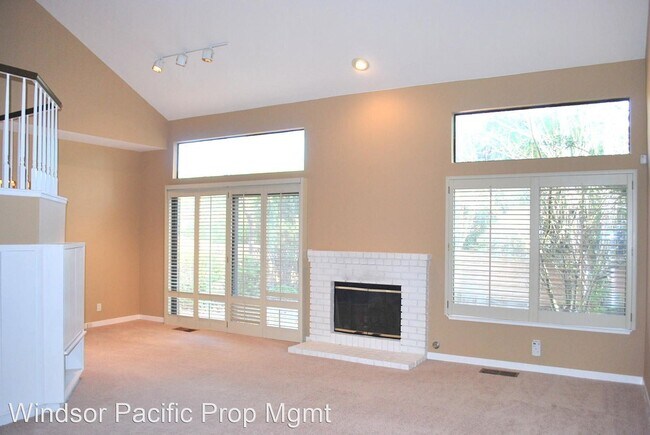 Building Photo - 2 br, 2.5 bath House - 144 Kingswood Circle
