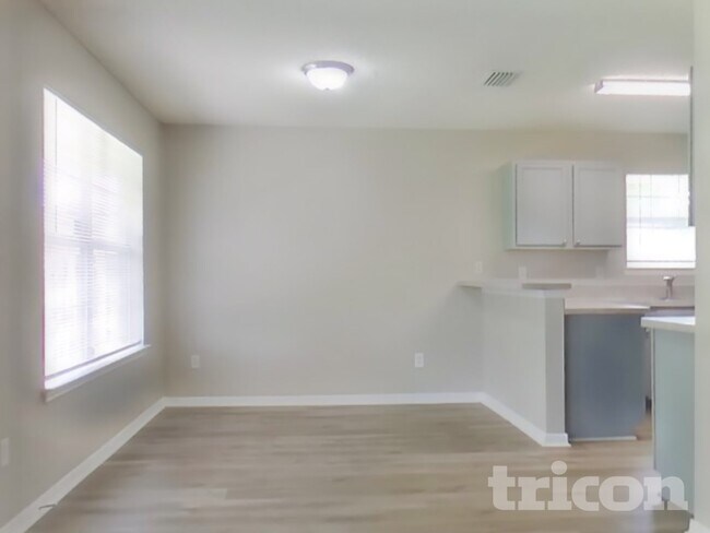 Foto del edificio - 2727 Fox Creek Dr E