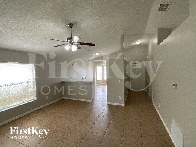 Foto del edificio - 7535 Groveoak Dr