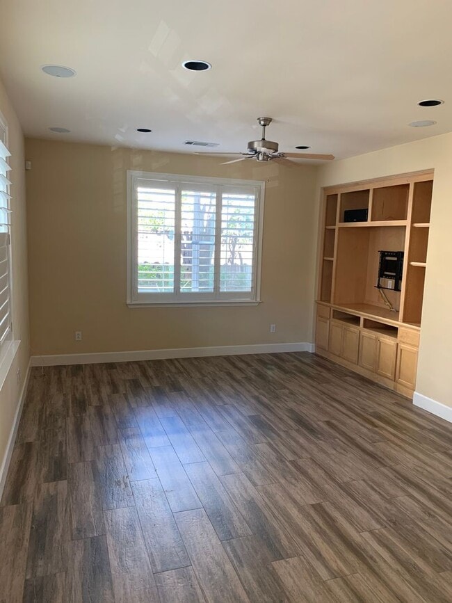 Building Photo - Former Model Home