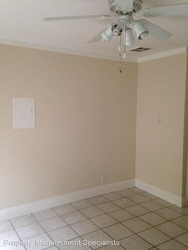 Building Photo - 2 br, 1.5 bath House - 3490 Highwood Ct #87