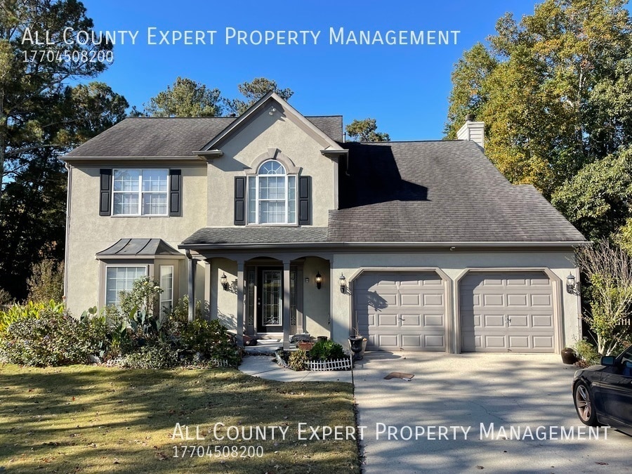 Primary Photo - Wonderful Lakefront POOL HOME in sought af...