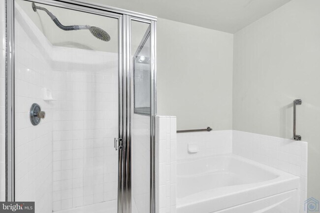 Building Photo - 2047 Astilbe Way