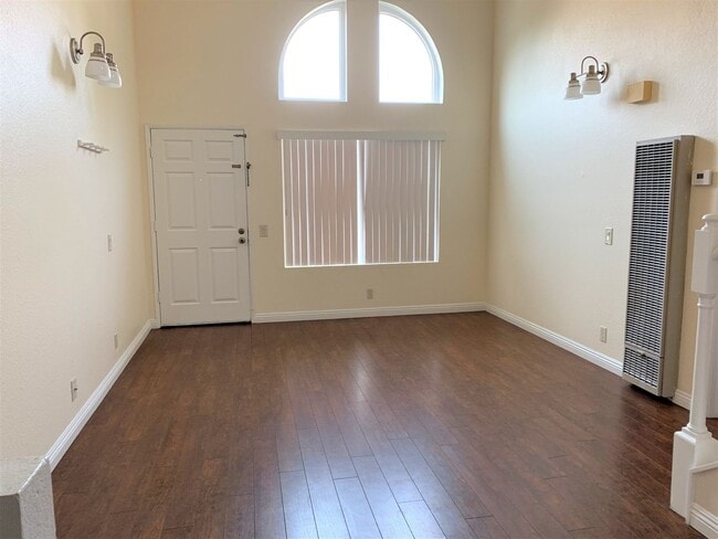 Building Photo - One Bedroom with a Bonus Loft in UTC area!!