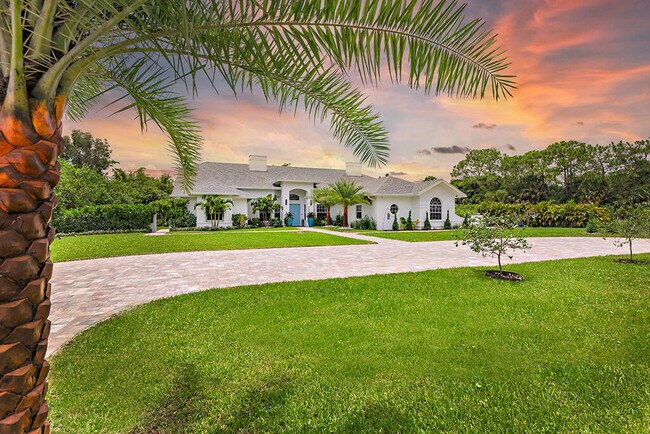 Foto del edificio - 8852-8154 154th Rd N