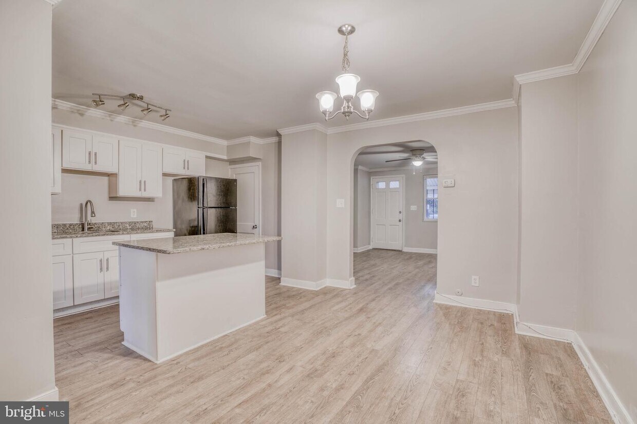 Foto principal - 421 Scarsdale Rd