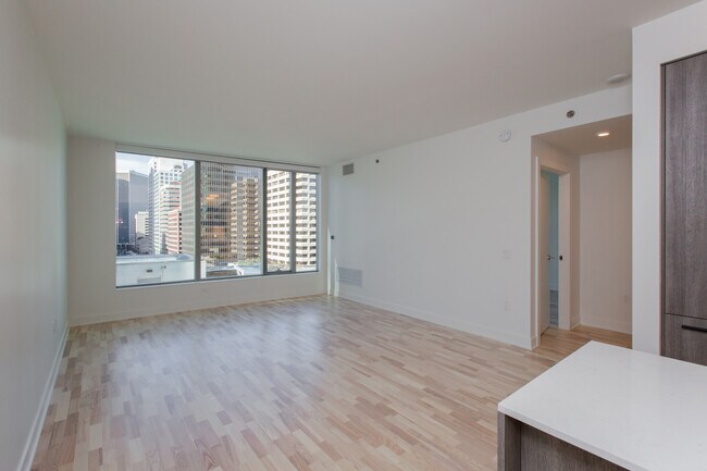 Building Photo - 338 Main St