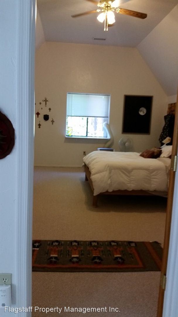 Building Photo - 2 br, 2 bath House - 168 E. Comanche St.