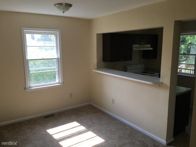 Building Photo - 3 br, 2 bath House - 948 Wolcott Ave