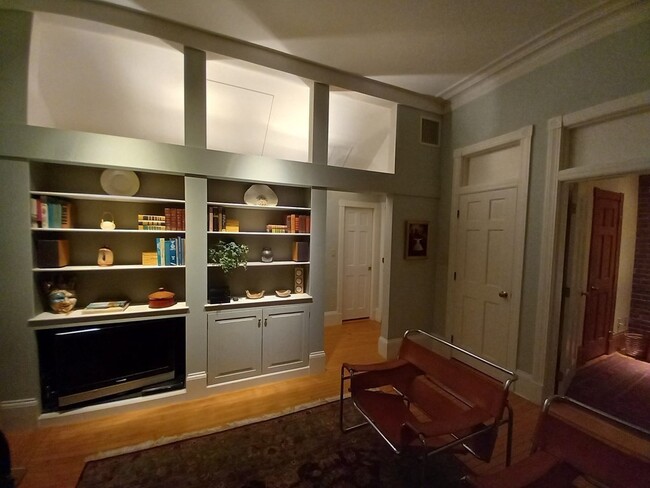 Building Photo - 279 Beacon St