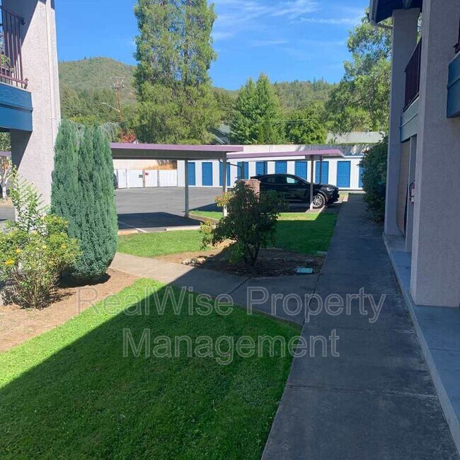 Foto del edificio - 815 Pine St