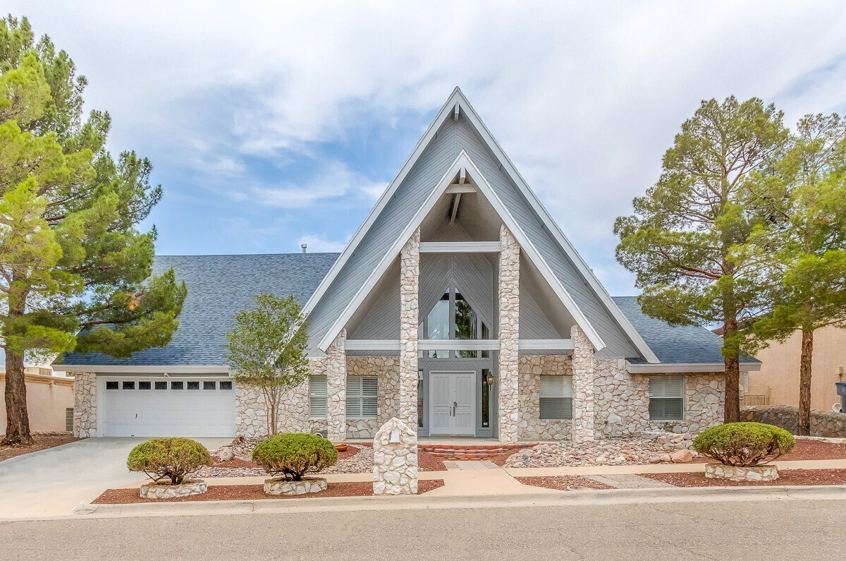 Primary Photo - Custom 4 Bedroom Westside Home with 2 cozy...
