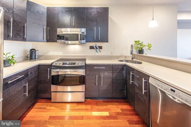 Foto del edificio - 440 Rhode Island Ave NW