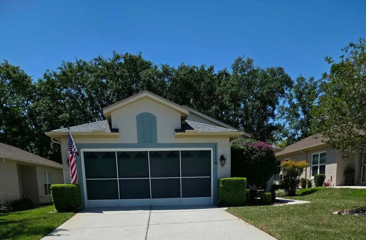 Primary Photo - Carefree Florida Living! Spacious 2BR/2BA ...
