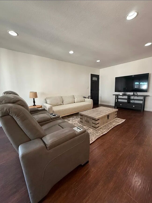 Building Photo - 2852 Sawtelle Blvd