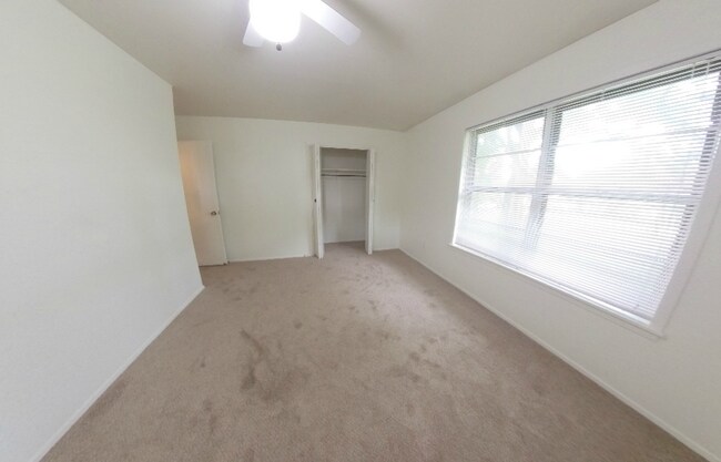 Foto del edificio - 109 Suttles Ave