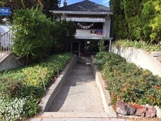 Building Photo - 718 S Elizabeth St