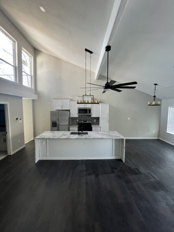 Foto del edificio - 75215 Holly Hill Dr