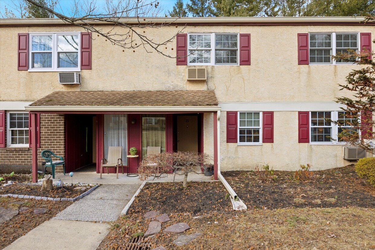 Primary Photo - 178 Elephant Rd