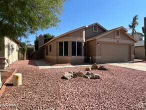 Building Photo - 3101 E Siesta Ln