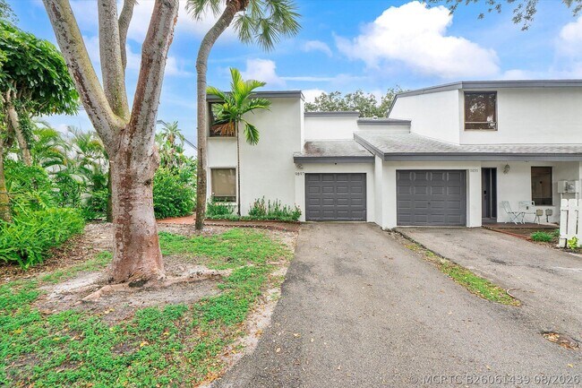Building Photo - 9897 Fairway Cove Ln