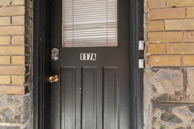 Building Photo - 117 Cheritan Av