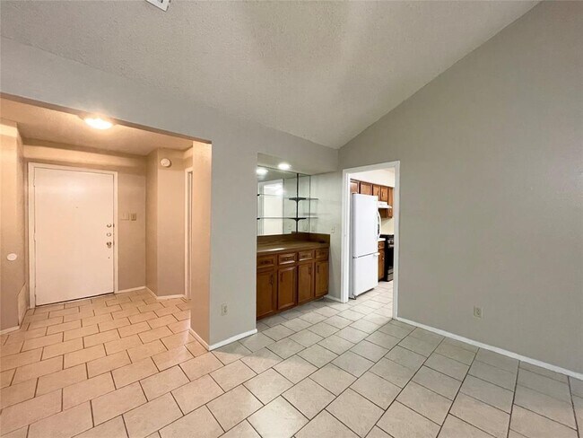 Building Photo - 3508 Monument Dr