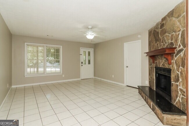 Building Photo - 500 Laurel Dr
