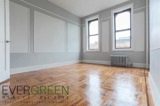 Building Photo - 874 Greene Ave