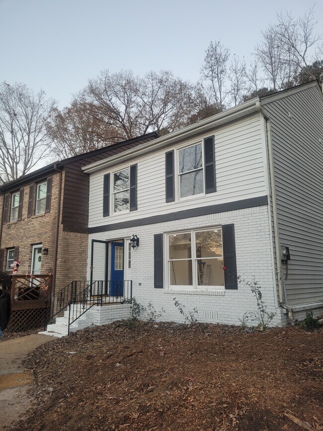 Building Photo - 3879 Overton Manor Trail