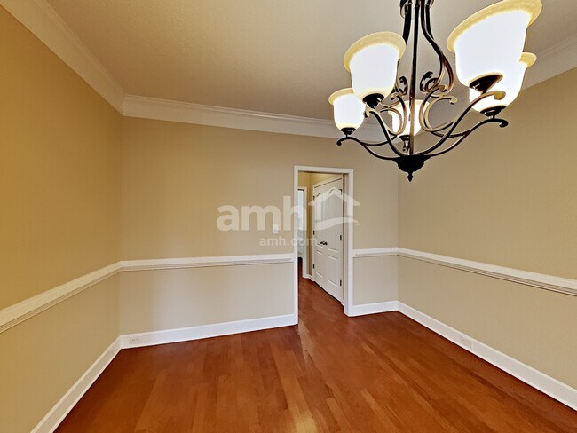 Foto del edificio - 135 Summit Point Drive