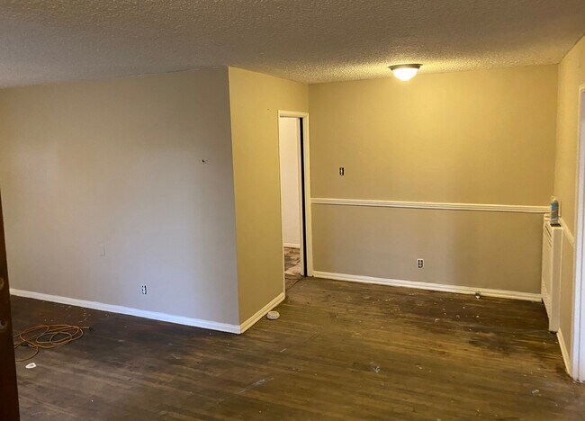 Building Photo - 15020 Burin Ave