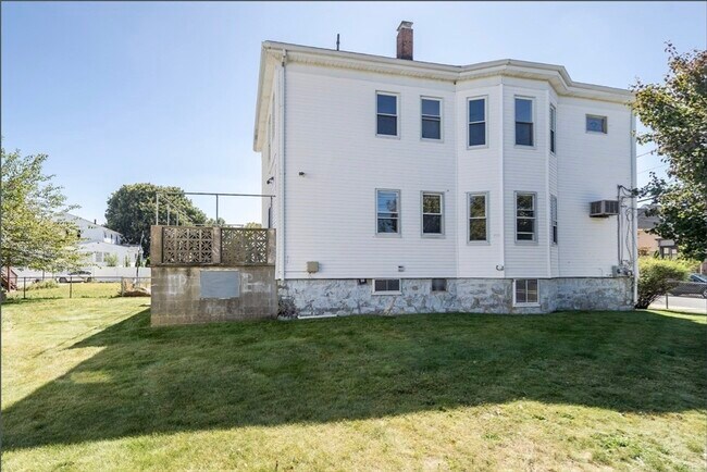 Foto del edificio - 24 Blaine St