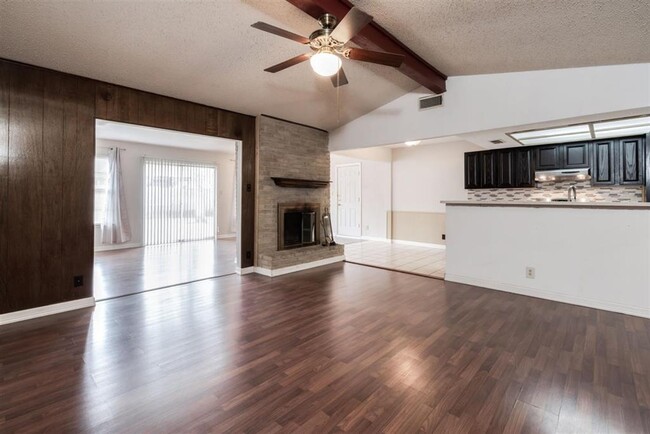 Foto del edificio - 4700 Franklin Park Dr