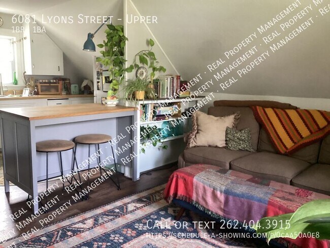 Building Photo - One bedroom upper duplex