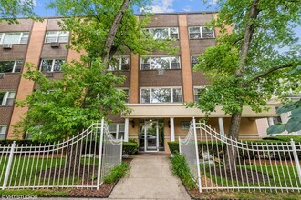 Building Photo - 1930 Estes203