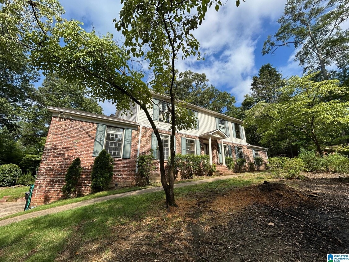 Primary Photo - 3553 Hampshire Dr