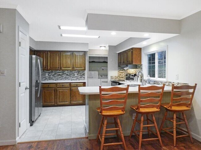 Building Photo - Single Level Home with Large Back Deck and...