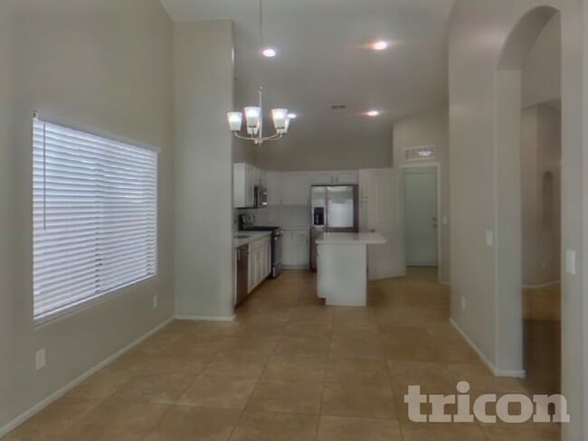 Building Photo - 40907 W Robbins Dr
