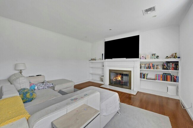 Foto del edificio - 87 Stebbins Ave
