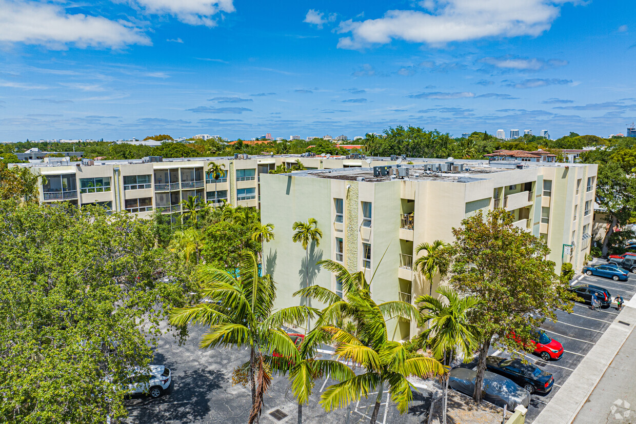 Primary - Las Olas Regency
