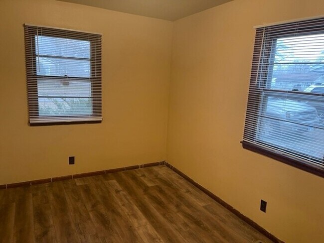Foto del edificio - 1405 Holly Hill Dr
