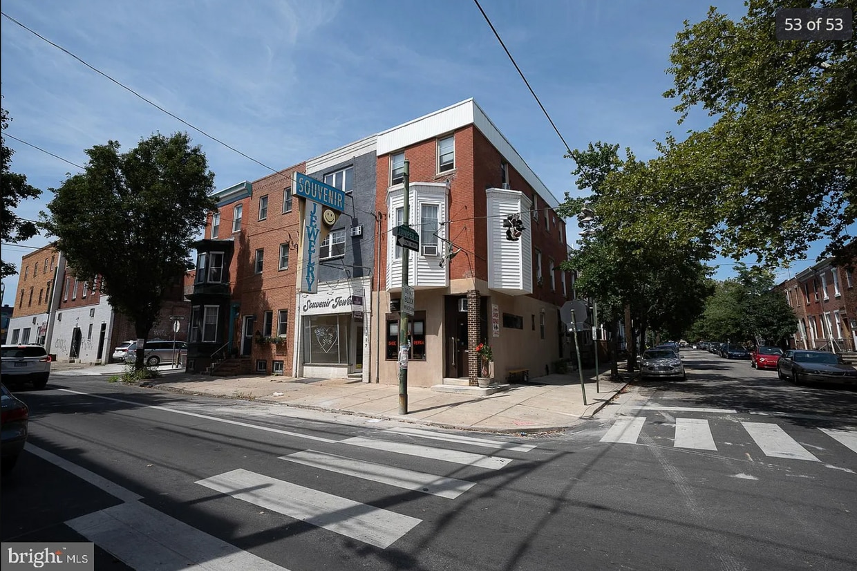 Primary Photo - 1327 Tasker St