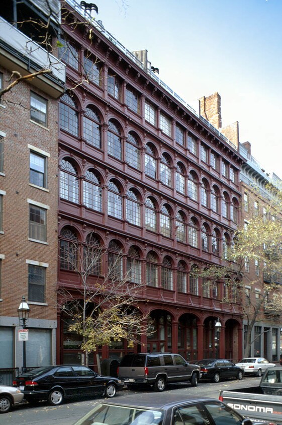 Fotografía del edificio - McLaughlin Bldg