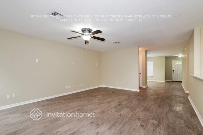 Foto del edificio - 1342 Bella Coola Dr