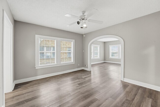 Building Photo - 144 Glendale St