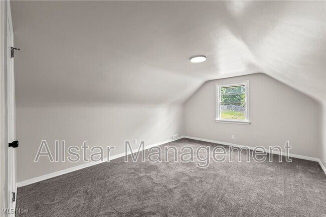 Foto del edificio - 1619 Struble Ave NE