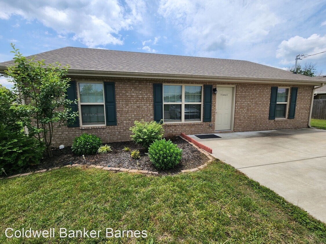 Primary Photo - 3 br, 2 bath House - 395 Hendrixson Dr.