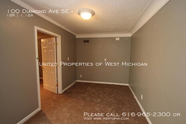 Foto del edificio - 100 Diamond Ave SE